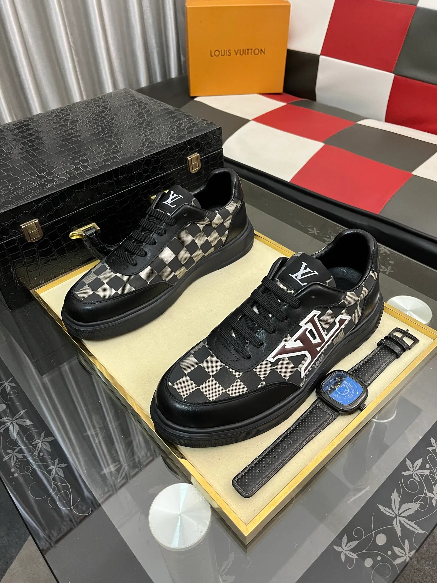 Men's shoes 💰400⌚️⌚️【LOUIS VUITTON】Same style as Louis Vuitton* official website 🚹Men's high-top casual shoes❤️Same style as popular celebrities and big names ~ Best-selling at home and abroad Lv focuses on the checkerboard series...Imported first-layer cowhide with special fabrics➕Full sheep leather lining➕Brand-specific hollow outsole💎Number: 38-443️⃣Colors available